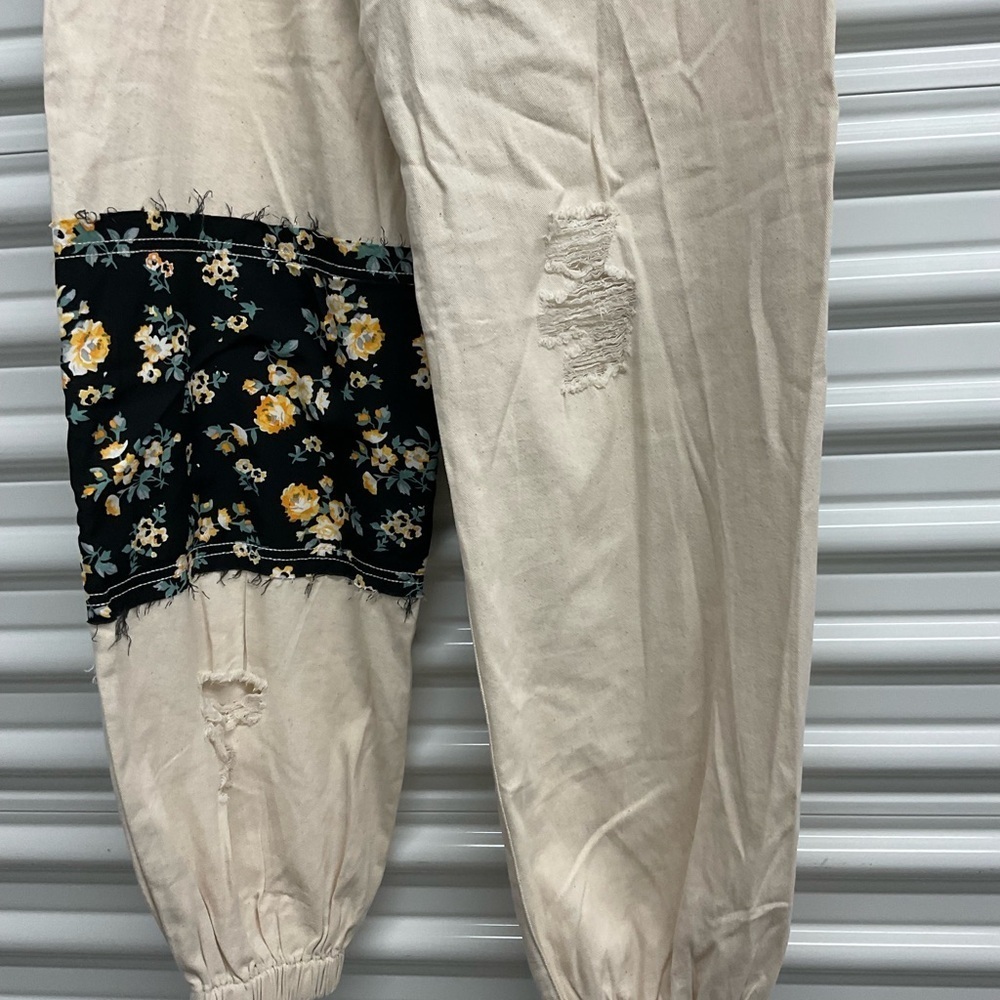 POL Cream Embroidered Pants Size S - Picture 8 of 9
